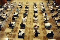 Zamiast matury z wos-u, napisała fizykę. OKE zdecyduje, czy matura z fizyki będzie unieważniona