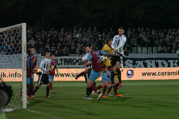 Sandecja - Kolejarz Stróże: podział punktów