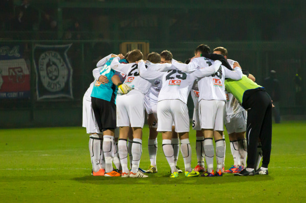 Górnik Łęczna może spędzić zimę na pozycji lidera, jeśli w niedzielę pokona GKS Tychy