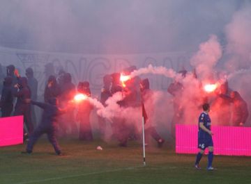 Zamieszki na Derbach Śląska. Winna ochrona! Kibol się nie zmieni! [Video i Zdjęcia]