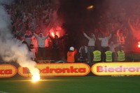 Wszystkie kluby płaciły kary w minionym sezonie Ekstraklasy. Sprawdź ranking!