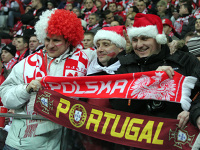 Cała Polska Kibicuje! Biało-czerwoni fani na meczu z Portugalią [NOWE ZDJĘCIA, WIDEO]