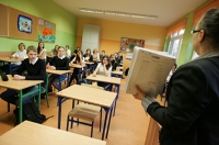Egzamin gimnazjalny 2012 z CKE. Część humanistyczna, historia, polski, WOS [ARKUSZ, TEST, ZADANIA, PYTANIA, ODPOWIEDZI, ROZWIĄZANIA]
