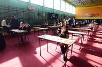 Matura 2012 z CKE. Fizyka i astronomia, poziom podstawowy i rozszerzony [ARKUSZ, TEST, ODPOWIEDZI, ROZWIĄZANIA, ZADANIA, KLUCZ]