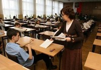 Próbny egzamin gimnazjalny 2011 z OKE Poznań: część językowa. Arkusze i odpowiedzi
