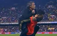 Mourinho rzucił się na Callejona (wideo)
