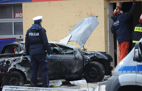 Opel pędził ponad 100 km/h. Tragiczny wypadek na Włókniarzy (zobacz nowe zdjęcia i wideo) 